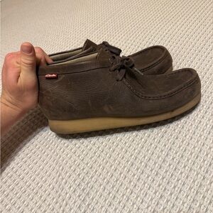 Clarks Men’s Dark Brown Leather Chukka Wallabee-Style Boots